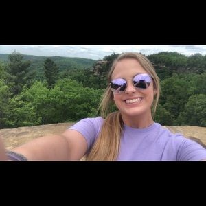 Meet your Posher, Chloe